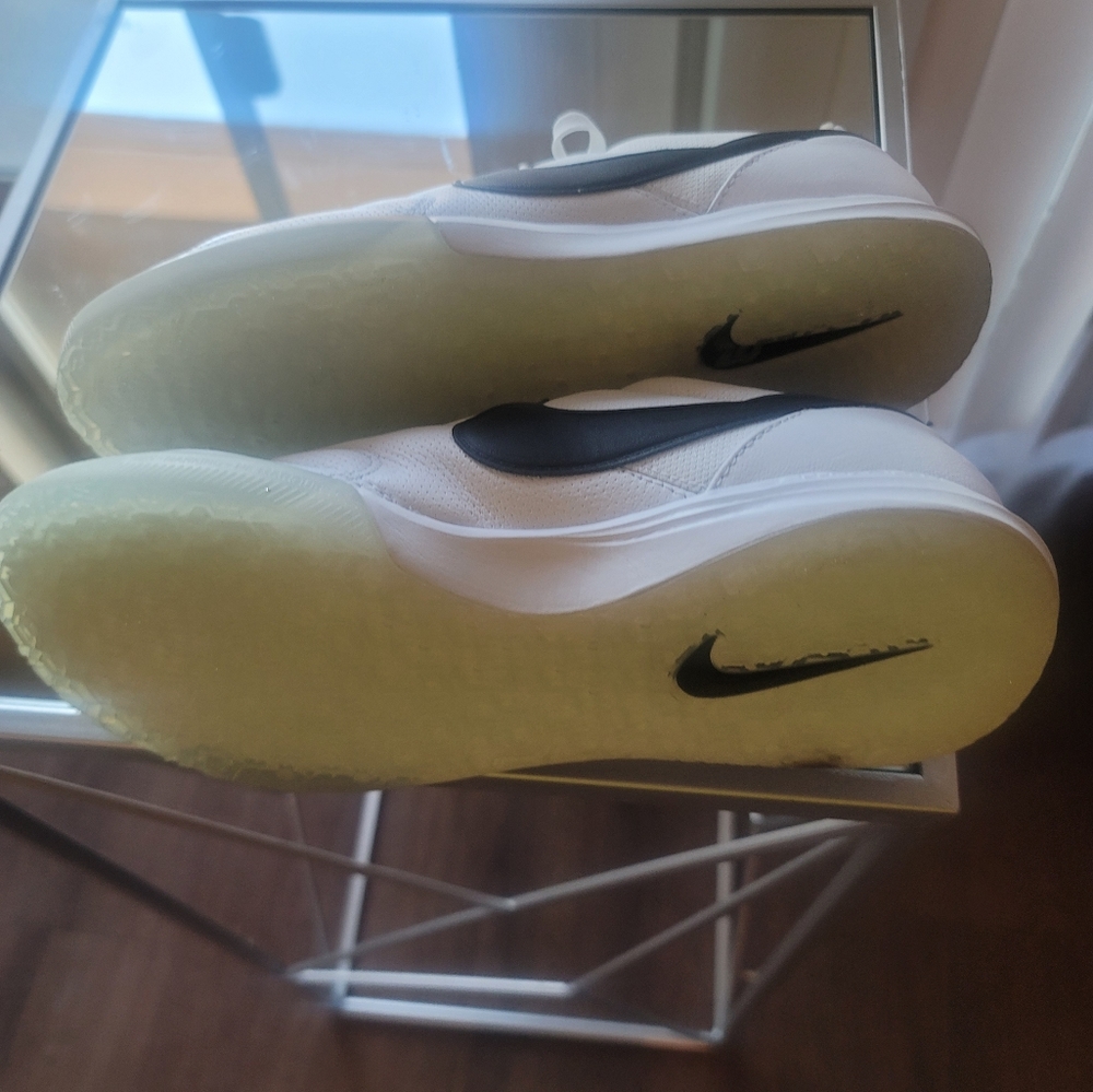 Sneakers - Picture 3 of 6